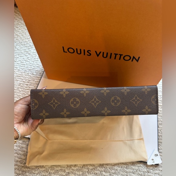 BNIB Louis Vuitton Black and Brown Monogram Sz 26 Pouch Box, Bag, Ribbon - Picture 10 of 14
